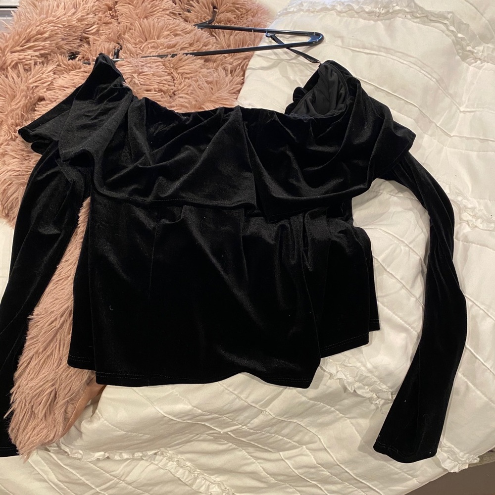 Forever 21 off the shoulder shirt
